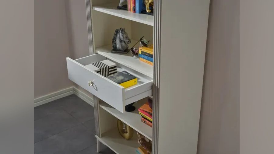 Alya Bücherregal