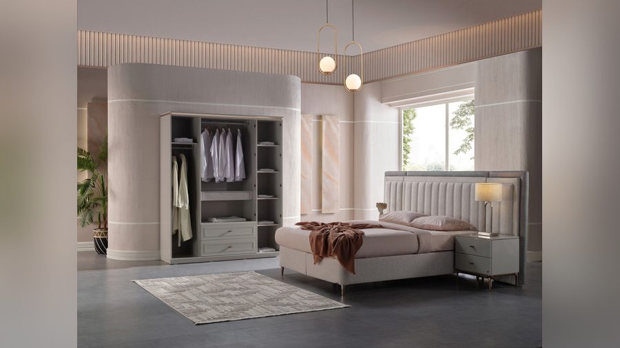 Briella 4-türiger Kleiderschrank