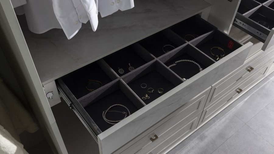 Briella 6-türiger Kleiderschrank