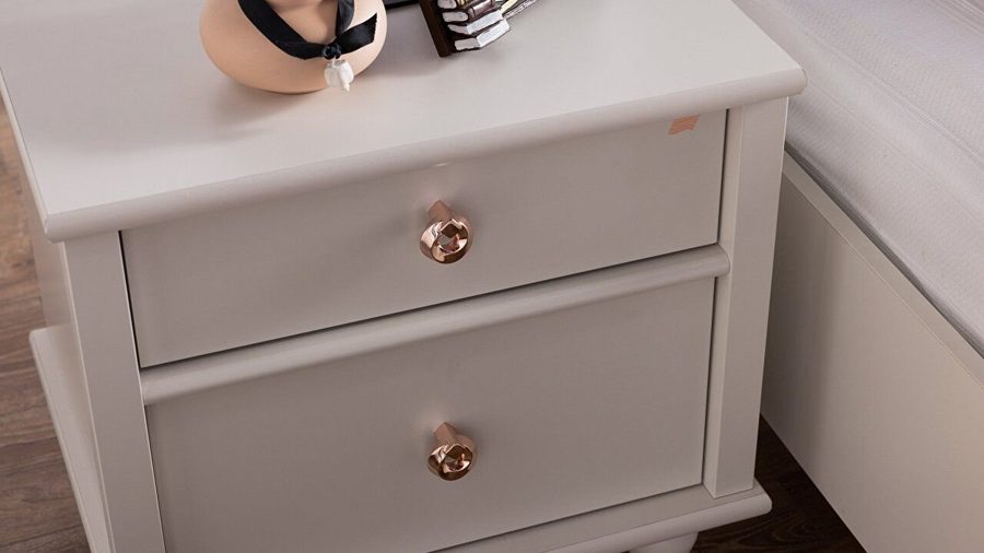 Emily Jugendzimmer Nachtkästchen