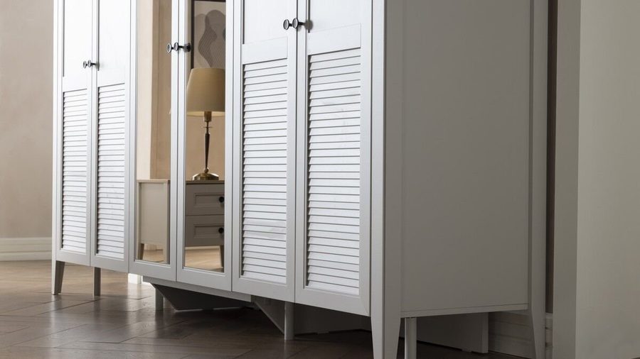 Fiona 6-türiger Kleiderschrank