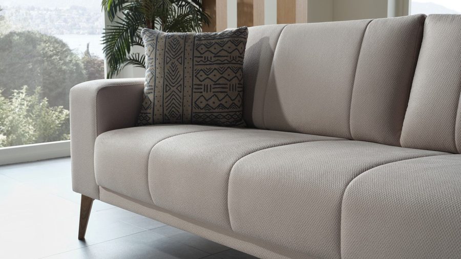 Freya 3-Sitzer Sofa mit Zierkissen