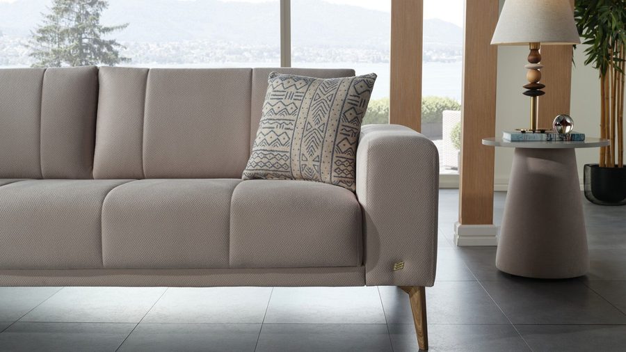 Freya 3-Sitzer Sofa mit Zierkissen