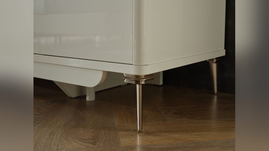 Lexus 5-türiger Kleiderschrank