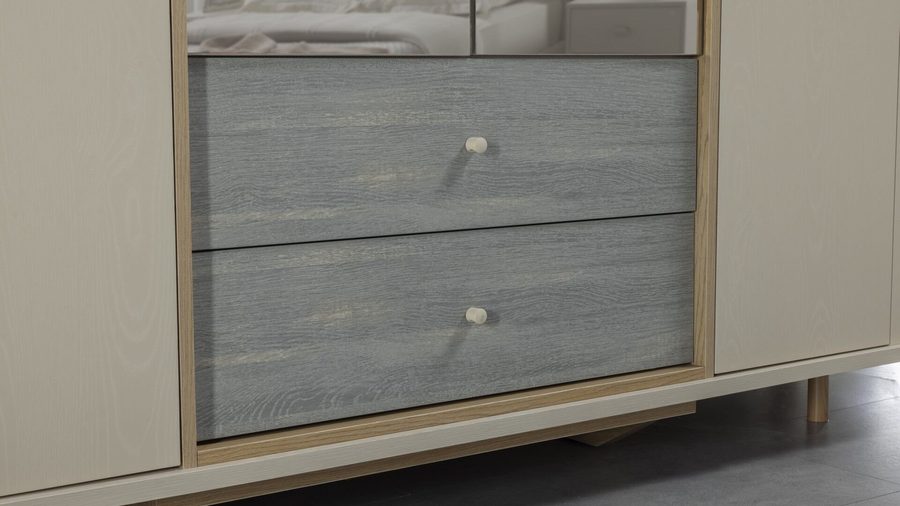 Linus 4-türiger Kleiderschrank