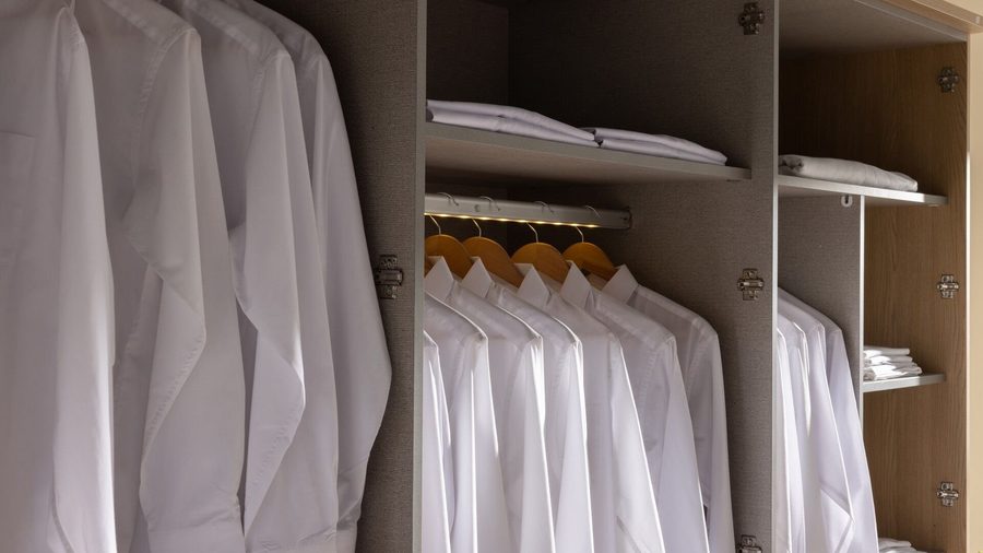 Mitra 6-türiger Kleiderschrank