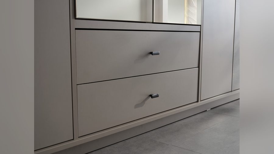 Truva 6-türiger Kleiderschrank
