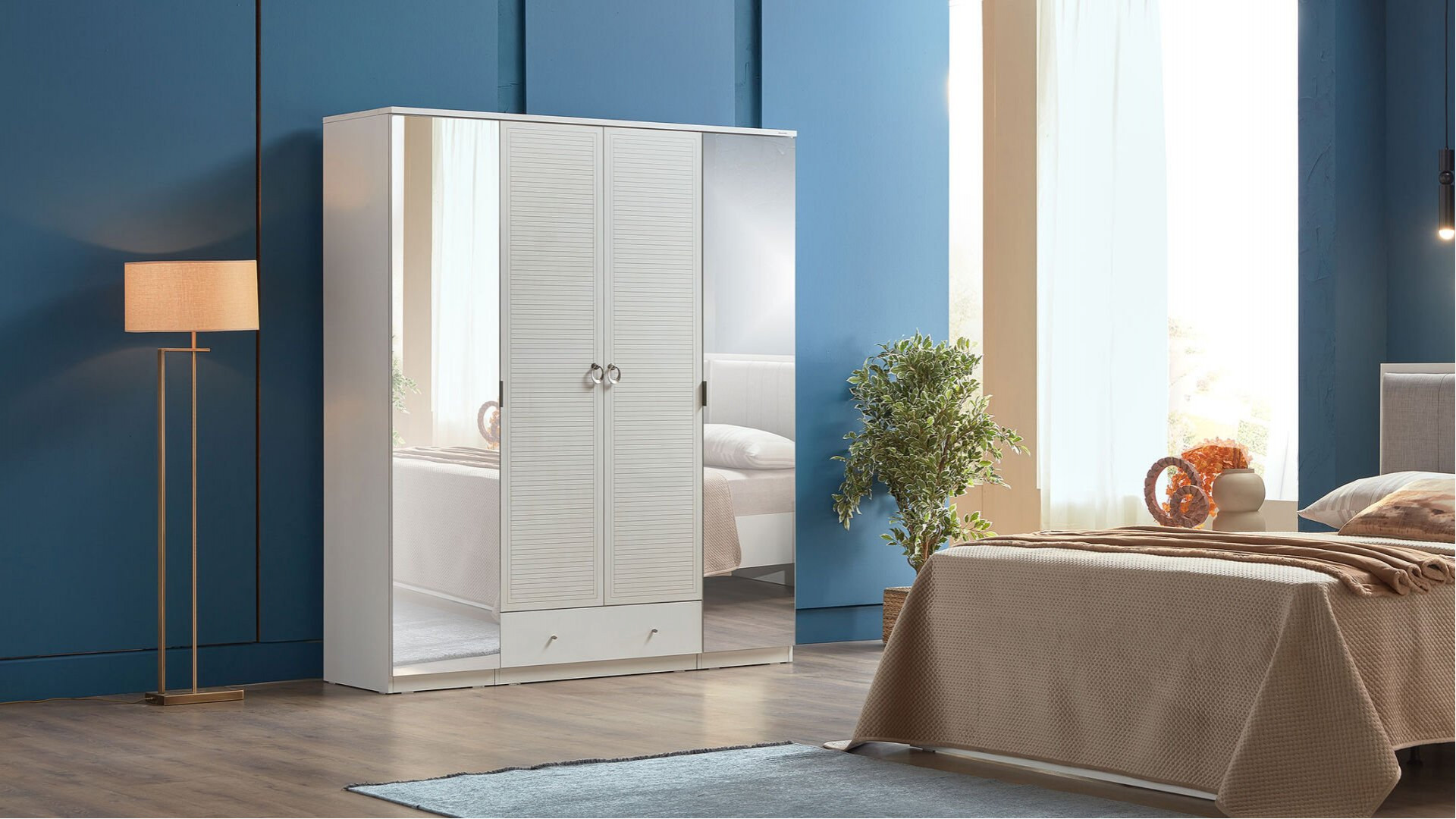 Majer 4-türiger Kleiderschrank