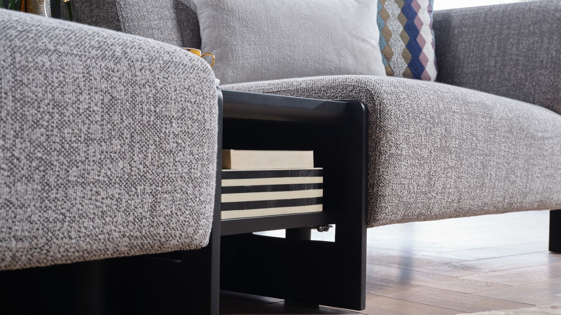 Dora 3-Sitzer Sofa mit Beistelltisch