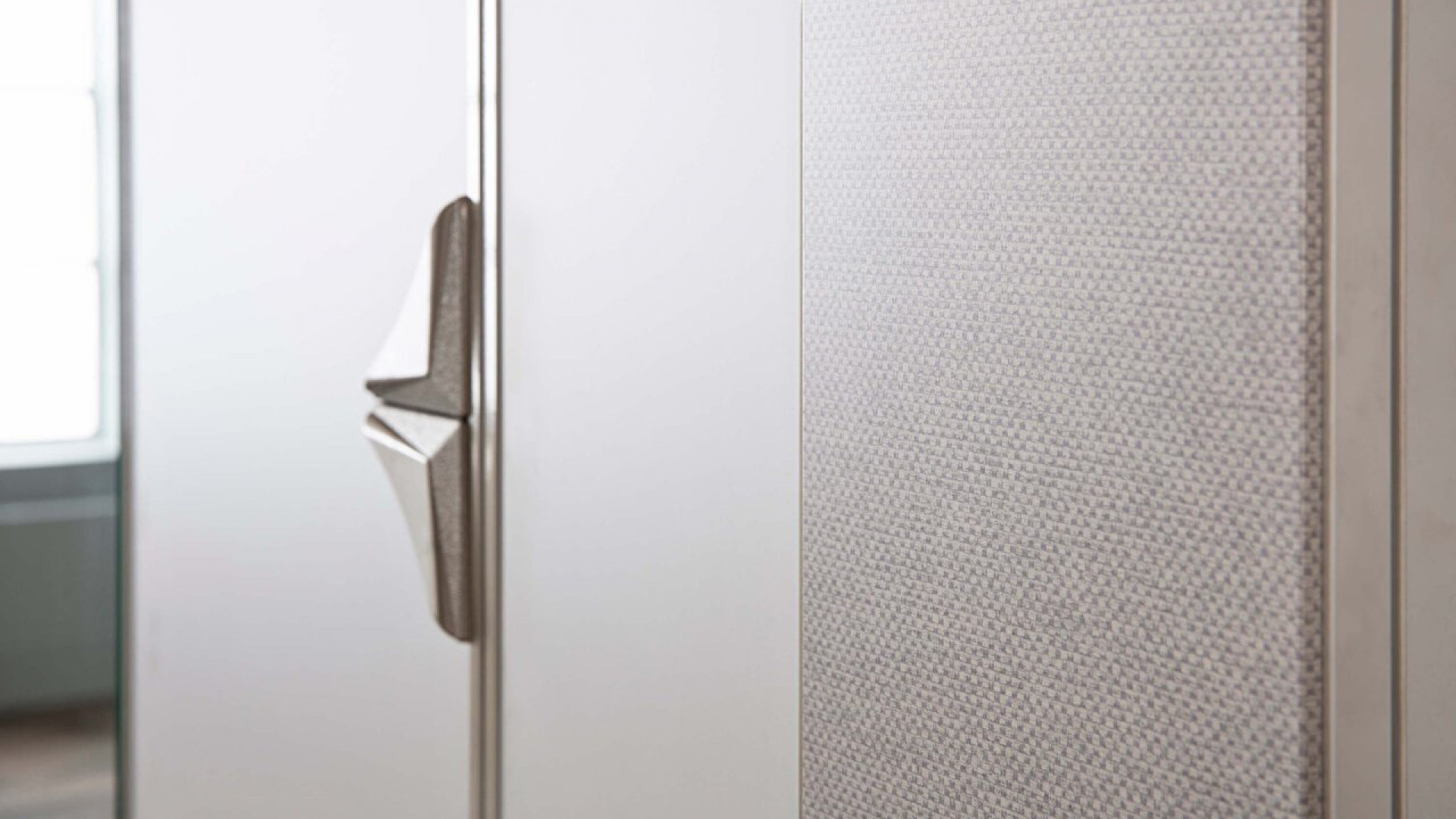 Leny 4-türiger Schrank