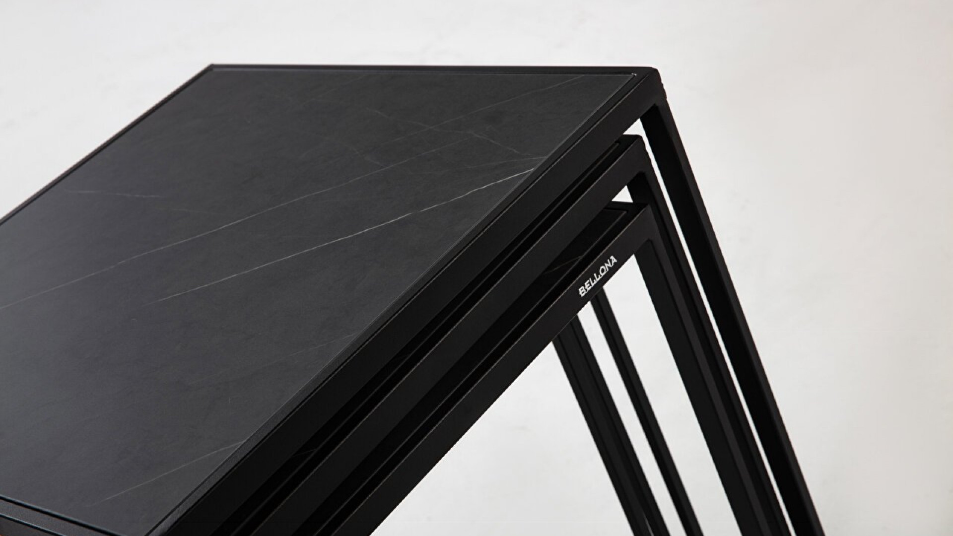 Marses Beistelltisch