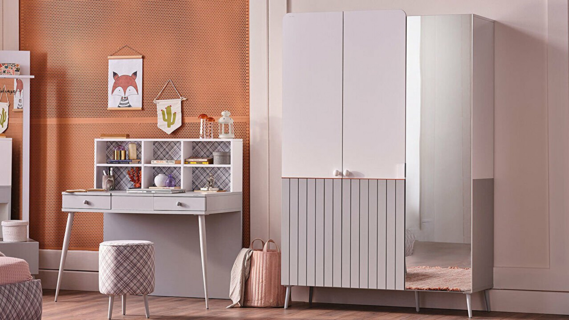 Selina Jugendzimmer 3-türiger Kleiderschrank