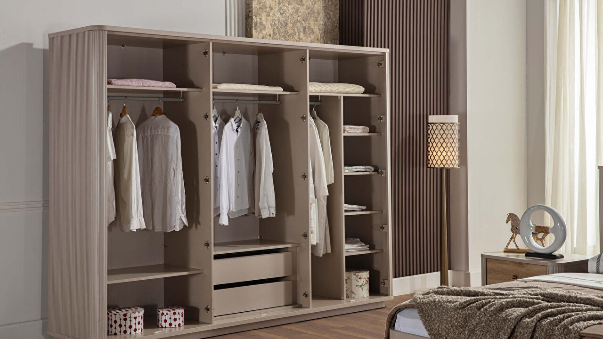 Sanvito 6-türiger Schrank