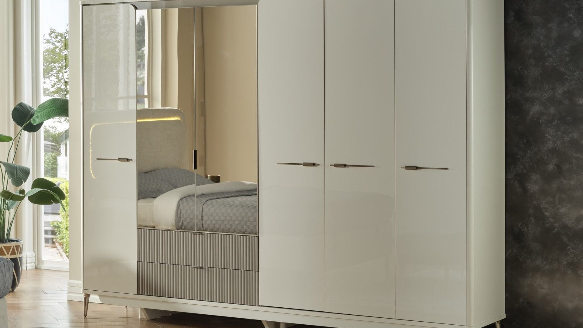 Lexus 6-türiger Kleiderschrank