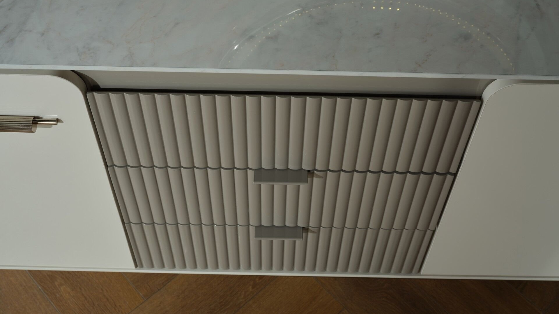 Lexus Sideboard