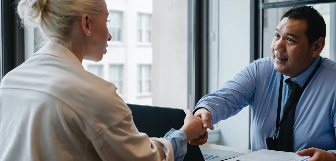 B2B Möbel und Einrichtung für Unternehmen bei Ruyahome